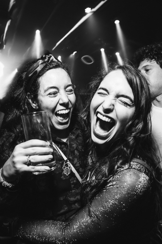 Risas y copas en Zebra Tardeo Club